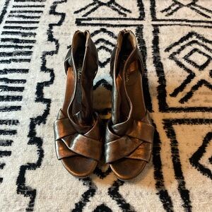 Cole Haan Air Delfina Back Zip Bronze Metallic Cork Espadrille Wedge Sandals 8.5